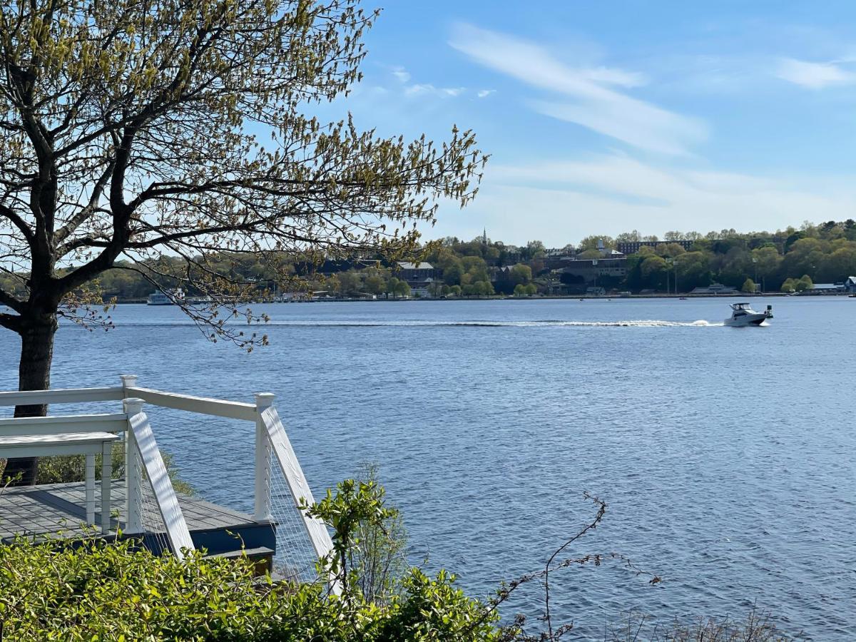 גרוטון Waterfront Home With A View מראה חיצוני תמונה