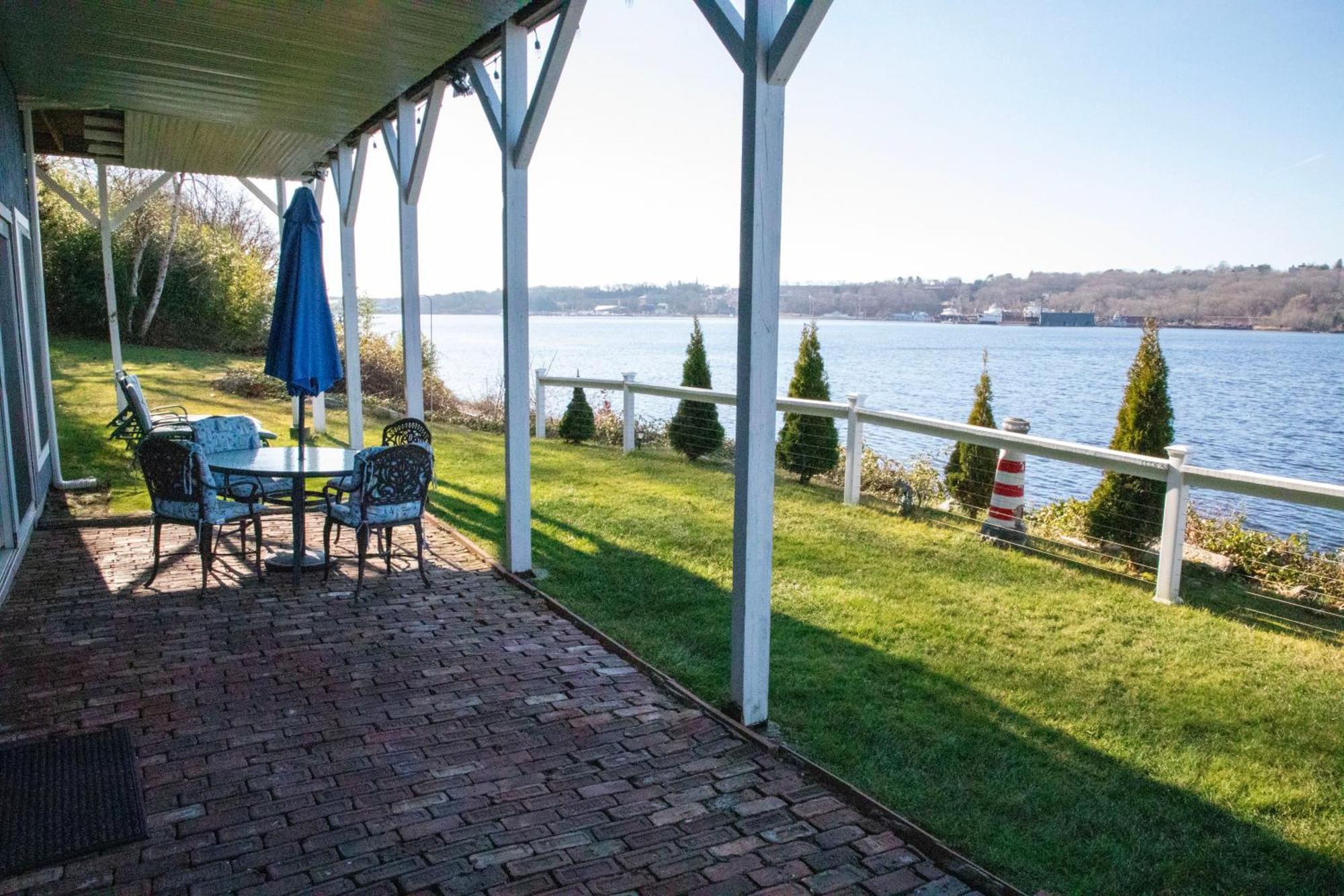 גרוטון Waterfront Home With A View מראה חיצוני תמונה