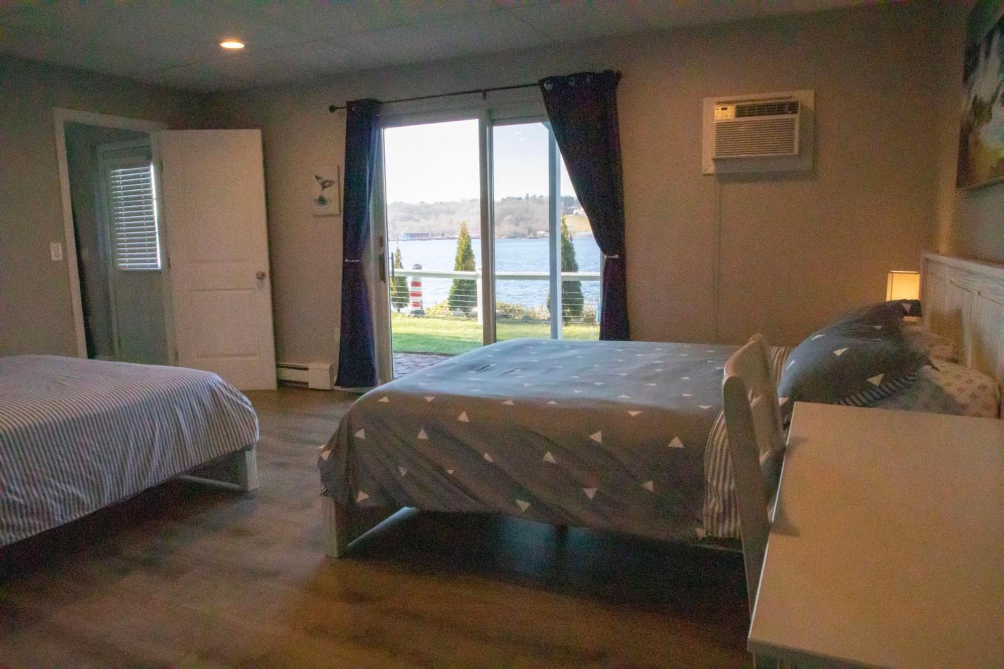 גרוטון Waterfront Home With A View מראה חיצוני תמונה